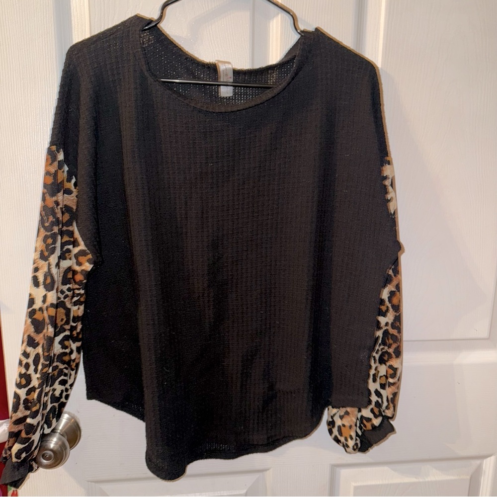 EUC Balloon Sleeve Cheetah Print Knit Top